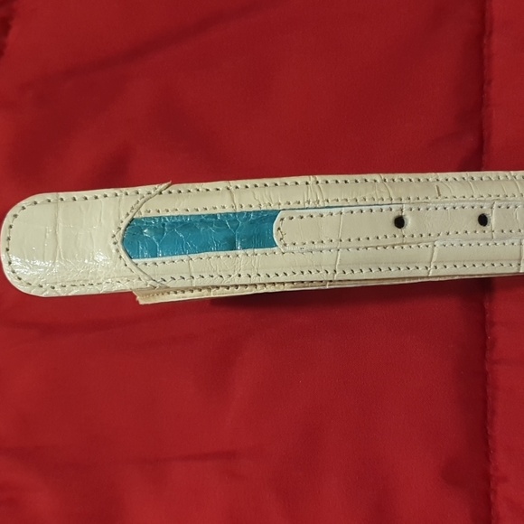 Mauri genuine leather Alligator belt. Length Is 60 Inches Long. - Picture 3 of 7